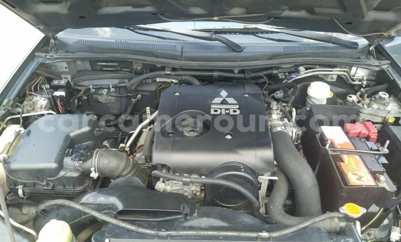 Sayi Imported Mitsubishi L200 Blue Mota in Douala a Ƙasar Kamaru Sayi Imported Mitsubishi L200 Blue Mota in Douala a Ƙasar Kamaru