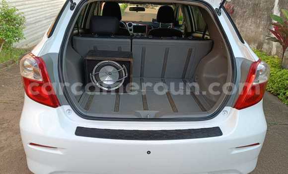 Buy Used Toyota Matrix White Car in Yaounde in Central Cameroon Buy Used Toyota Matrix White Car in Yaounde in Central Cameroon