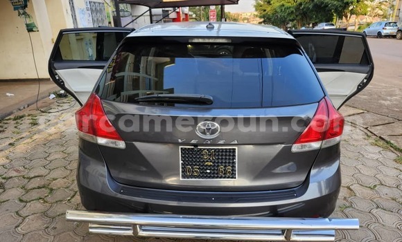 Sayi Na hannu Toyota Venza Azurfa Mota in Yaounde a Babban Kamaru Sayi Na hannu Toyota Venza Azurfa Mota in Yaounde a Babban Kamaru