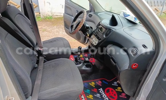 Buy Used Toyota Yaris Verso Silver Car in Yaounde in Central Cameroon Buy Used Toyota Yaris Verso Silver Car in Yaounde in Central Cameroon