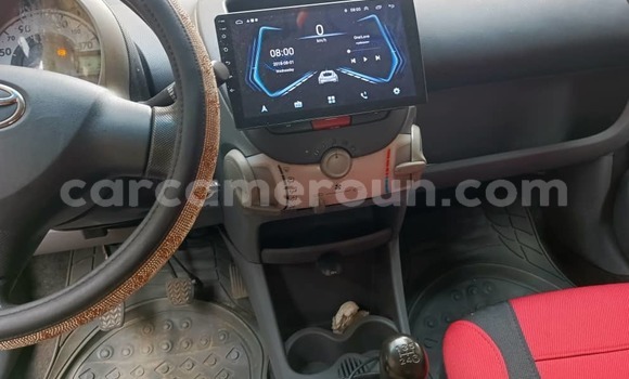 Sayi Na hannu Toyota Aygo Blue Mota in Douala a Ƙasar Kamaru Sayi Na hannu Toyota Aygo Blue Mota in Douala a Ƙasar Kamaru