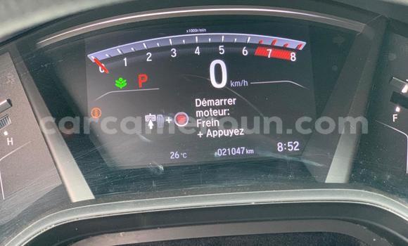 Sayi Na hannu Honda CR–V White Mota in Douala a Ƙasar Kamaru