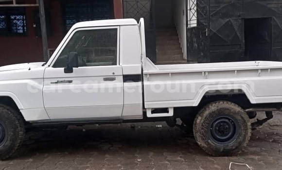Acheter Neuf Voiture Toyota Land Cruiser Blanc à Douala, Littoral Cameroon Acheter Neuf Voiture Toyota Land Cruiser Blanc à Douala, Littoral Cameroon