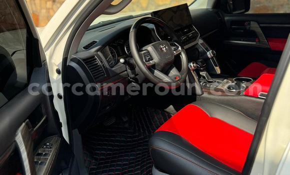 Acheter Occasion Voiture Toyota Land Cruiser Prado Blanc à Yaoundé, Central Cameroon Acheter Occasion Voiture Toyota Land Cruiser Prado Blanc à Yaoundé, Central Cameroon