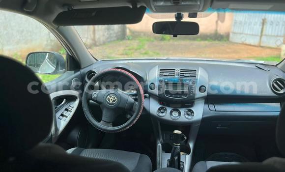 Sayi Na hannu Toyota RAV4 Azurfa Mota in Yaounde a Babban Kamaru Sayi Na hannu Toyota RAV4 Azurfa Mota in Yaounde a Babban Kamaru