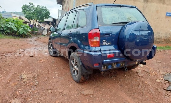 Sayi Na hannu Toyota RAV4 Blue Mota in Yaounde a Babban Kamaru Sayi Na hannu Toyota RAV4 Blue Mota in Yaounde a Babban Kamaru