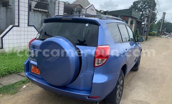 Acheter Occasion Voiture Toyota RAV4 Bleu à Douala, Littoral Cameroon Acheter Occasion Voiture Toyota RAV4 Bleu à Douala, Littoral Cameroon