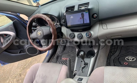 Acheter Occasion Voiture Toyota RAV4 Bleu à Douala, Littoral Cameroon Acheter Occasion Voiture Toyota RAV4 Bleu à Douala, Littoral Cameroon