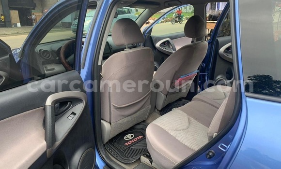 Acheter Occasion Voiture Toyota RAV4 Bleu à Douala, Littoral Cameroon Acheter Occasion Voiture Toyota RAV4 Bleu à Douala, Littoral Cameroon
