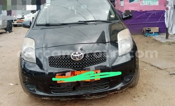 Sayi Na hannu Toyota Yaris Black Mota in Douala a Ƙasar Kamaru Sayi Na hannu Toyota Yaris Black Mota in Douala a Ƙasar Kamaru