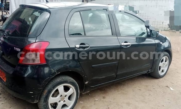 Sayi Na hannu Toyota Yaris Black Mota in Douala a Ƙasar Kamaru Sayi Na hannu Toyota Yaris Black Mota in Douala a Ƙasar Kamaru