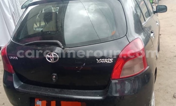 Sayi Na hannu Toyota Yaris Black Mota in Douala a Ƙasar Kamaru Sayi Na hannu Toyota Yaris Black Mota in Douala a Ƙasar Kamaru