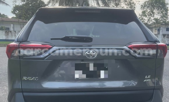 Sayi Sabo Toyota RAV4 Sauran Mota in Douala a Ƙasar Kamaru