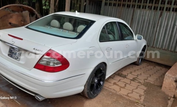 Acheter Occasion Voiture Mercedes‒Benz E-klasse Blanc à Yaoundé, Central Cameroon