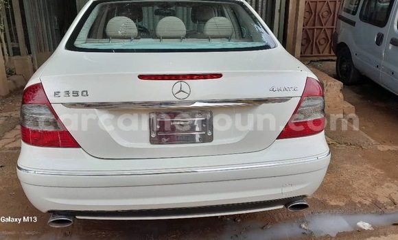 Acheter Occasion Voiture Mercedes‒Benz E-klasse Blanc à Yaoundé, Central Cameroon Acheter Occasion Voiture Mercedes‒Benz E-klasse Blanc à Yaoundé, Central Cameroon