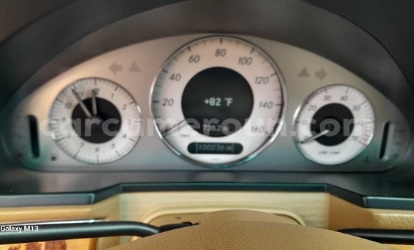 Acheter Occasion Voiture Mercedes‒Benz E-klasse Blanc à Yaoundé, Central Cameroon Acheter Occasion Voiture Mercedes‒Benz E-klasse Blanc à Yaoundé, Central Cameroon