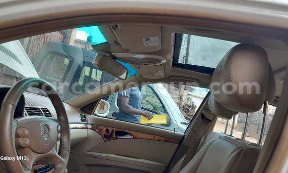 Acheter Occasion Voiture Mercedes‒Benz E-klasse Blanc à Yaoundé, Central Cameroon Acheter Occasion Voiture Mercedes‒Benz E-klasse Blanc à Yaoundé, Central Cameroon