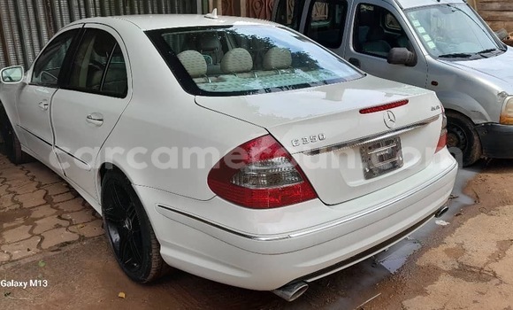 Acheter Occasion Voiture Mercedes‒Benz E-klasse Blanc à Yaoundé, Central Cameroon Acheter Occasion Voiture Mercedes‒Benz E-klasse Blanc à Yaoundé, Central Cameroon