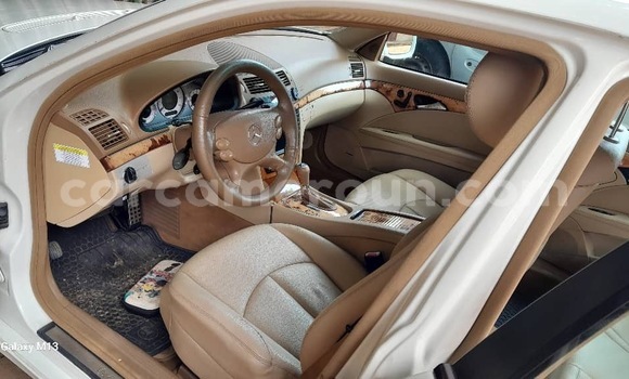 Acheter Occasion Voiture Mercedes‒Benz E-klasse Blanc à Yaoundé, Central Cameroon Acheter Occasion Voiture Mercedes‒Benz E-klasse Blanc à Yaoundé, Central Cameroon
