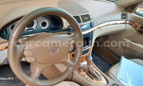 Acheter Occasion Voiture Mercedes‒Benz E-klasse Blanc à Yaoundé, Central Cameroon Acheter Occasion Voiture Mercedes‒Benz E-klasse Blanc à Yaoundé, Central Cameroon