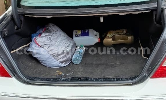 Acheter Occasion Voiture Mercedes‒Benz E-klasse Blanc à Yaoundé, Central Cameroon Acheter Occasion Voiture Mercedes‒Benz E-klasse Blanc à Yaoundé, Central Cameroon