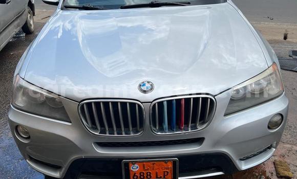 Sayi Na hannu BMW X3 Azurfa Mota in Douala a Ƙasar Kamaru