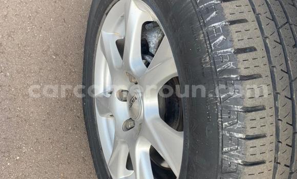 Sayi Na hannu Toyota RAV4 Azurfa Mota in Yaounde a Babban Kamaru Sayi Na hannu Toyota RAV4 Azurfa Mota in Yaounde a Babban Kamaru