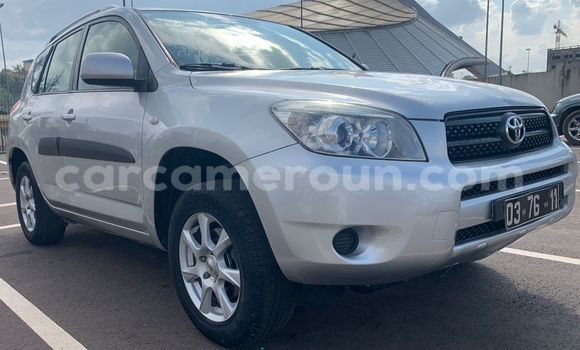 Sayi Na hannu Toyota RAV4 Azurfa Mota in Yaounde a Babban Kamaru Sayi Na hannu Toyota RAV4 Azurfa Mota in Yaounde a Babban Kamaru