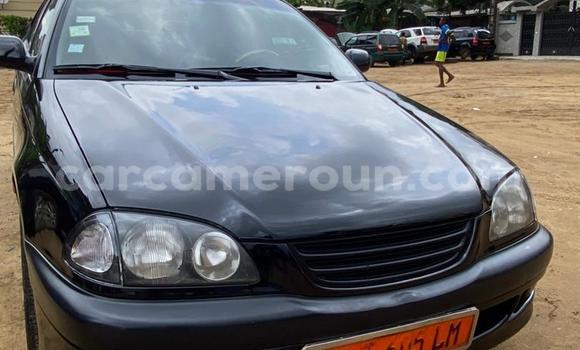 Sayi Na hannu Toyota Avensis Black Mota in Douala a Ƙasar Kamaru