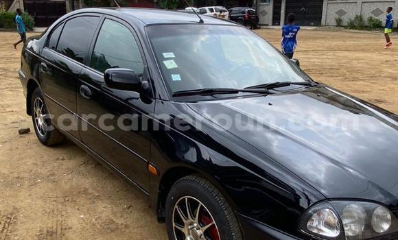 Sayi Na hannu Toyota Avensis Black Mota in Douala a Ƙasar Kamaru Sayi Na hannu Toyota Avensis Black Mota in Douala a Ƙasar Kamaru