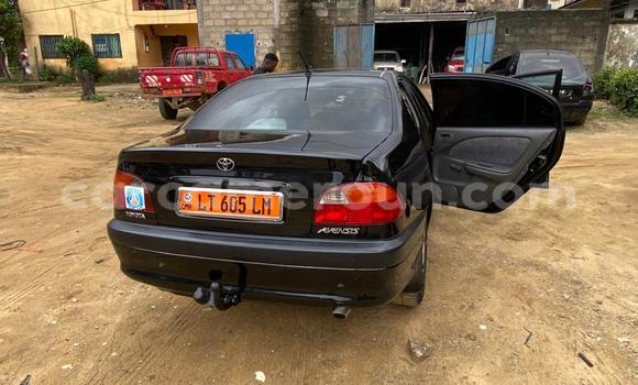 Sayi Na hannu Toyota Avensis Black Mota in Douala a Ƙasar Kamaru Sayi Na hannu Toyota Avensis Black Mota in Douala a Ƙasar Kamaru