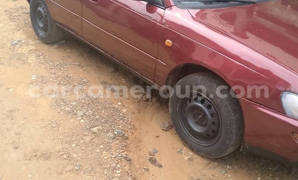 Sayi Na hannu Toyota Corolla Red Mota in Douala a Ƙasar Kamaru Sayi Na hannu Toyota Corolla Red Mota in Douala a Ƙasar Kamaru