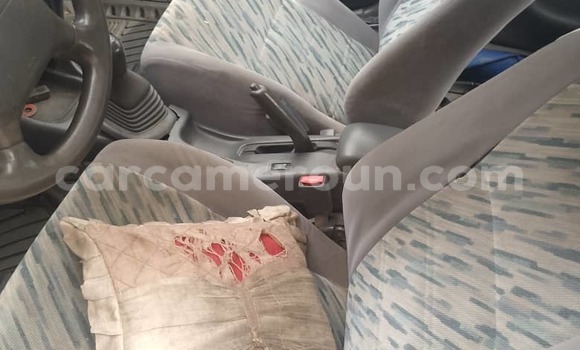 Sayi Na hannu Toyota Corolla Red Mota in Douala a Ƙasar Kamaru Sayi Na hannu Toyota Corolla Red Mota in Douala a Ƙasar Kamaru