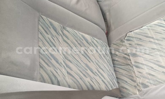 Sayi Na hannu Toyota Corolla Red Mota in Douala a Ƙasar Kamaru Sayi Na hannu Toyota Corolla Red Mota in Douala a Ƙasar Kamaru