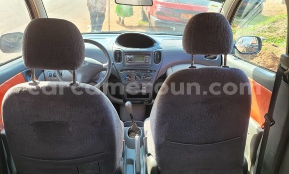 Acheter Occasion Voiture Toyota Yaris Verso Bleu à Yaoundé, Central Cameroon Acheter Occasion Voiture Toyota Yaris Verso Bleu à Yaoundé, Central Cameroon