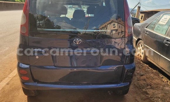Acheter Occasion Voiture Toyota Yaris Verso Bleu à Yaoundé, Central Cameroon Acheter Occasion Voiture Toyota Yaris Verso Bleu à Yaoundé, Central Cameroon