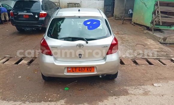 Sayi Na hannu Toyota Yaris Azurfa Mota in Douala a Ƙasar Kamaru Sayi Na hannu Toyota Yaris Azurfa Mota in Douala a Ƙasar Kamaru