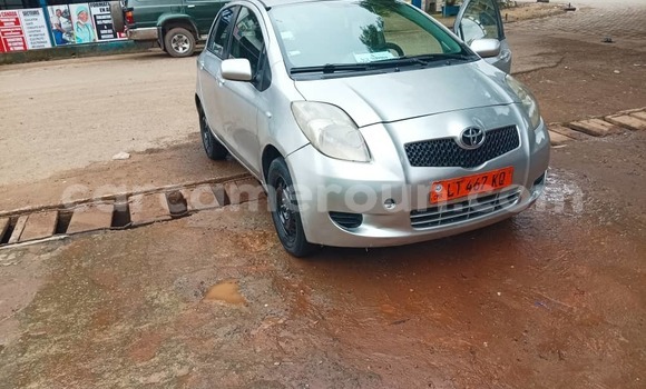 Sayi Na hannu Toyota Yaris Azurfa Mota in Douala a Ƙasar Kamaru Sayi Na hannu Toyota Yaris Azurfa Mota in Douala a Ƙasar Kamaru