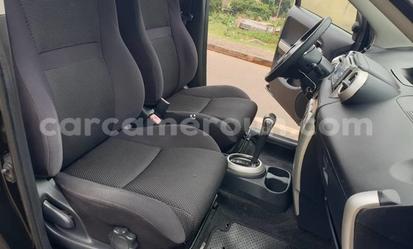 Acheter Occasion Voiture Toyota IST Noir à Buea, Southwest Cameroon Acheter Occasion Voiture Toyota IST Noir à Buea, Southwest Cameroon