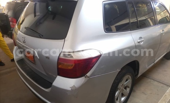 Buy Used Toyota Highlander Silver Car in Yaounde in Central Cameroon