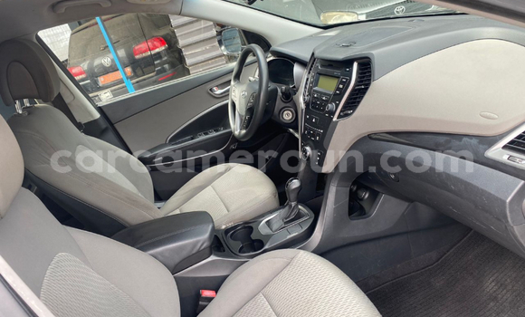 Sayi Imported Hyundai Santa Fe Sauran Mota in Douala a Ƙasar Kamaru Sayi Imported Hyundai Santa Fe Sauran Mota in Douala a Ƙasar Kamaru