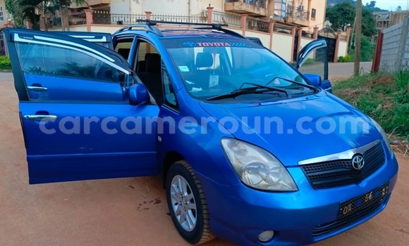 Sayi Na hannu Toyota Corolla Blue Mota in Yaounde a Babban Kamaru Sayi Na hannu Toyota Corolla Blue Mota in Yaounde a Babban Kamaru