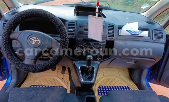 Sayi Na hannu Toyota Corolla Blue Mota in Yaounde a Babban Kamaru Sayi Na hannu Toyota Corolla Blue Mota in Yaounde a Babban Kamaru