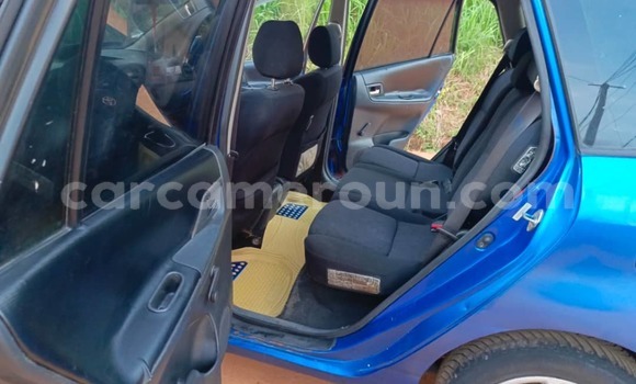 Sayi Na hannu Toyota Corolla Blue Mota in Yaounde a Babban Kamaru Sayi Na hannu Toyota Corolla Blue Mota in Yaounde a Babban Kamaru