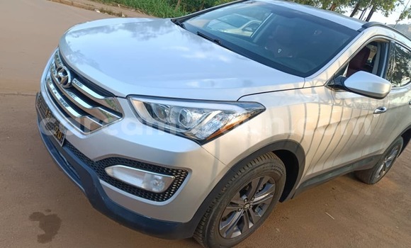 Buy Used Hyundai Santa Fe Silver Car in Yaounde in Central Cameroon Buy Used Hyundai Santa Fe Silver Car in Yaounde in Central Cameroon