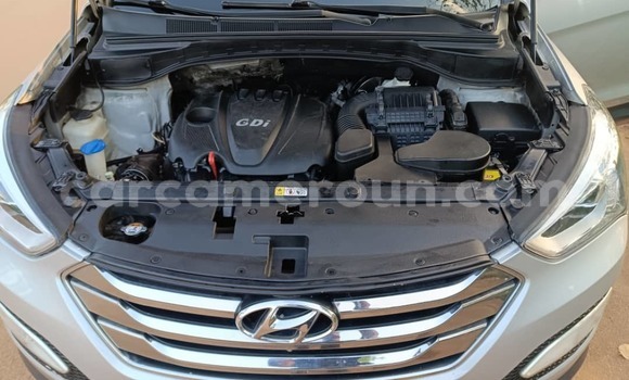 Buy Used Hyundai Santa Fe Silver Car in Yaounde in Central Cameroon Buy Used Hyundai Santa Fe Silver Car in Yaounde in Central Cameroon