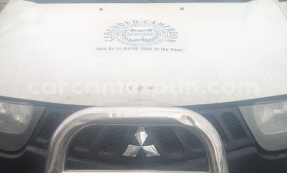 Buy Used Mitsubishi L200 Green Car in Douala in Littoral Cameroon Buy Used Mitsubishi L200 Green Car in Douala in Littoral Cameroon
