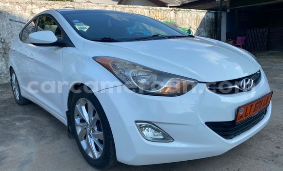 Sayi Na hannu Hyundai Elantra White Mota in Douala a Ƙasar Kamaru Sayi Na hannu Hyundai Elantra White Mota in Douala a Ƙasar Kamaru