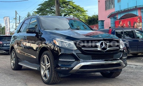 Sayi Imported Mercedes‒Benz GLE Black Mota in Douala a Ƙasar Kamaru Sayi Imported Mercedes‒Benz GLE Black Mota in Douala a Ƙasar Kamaru