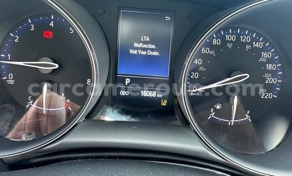 Acheter Import Voiture Toyota C-HR Bleu à Douala, Littoral Cameroon Acheter Import Voiture Toyota C-HR Bleu à Douala, Littoral Cameroon